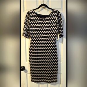 Dress Size 10 Chevron Gold Black Metallic Stretch 3/4 Sleeve Party